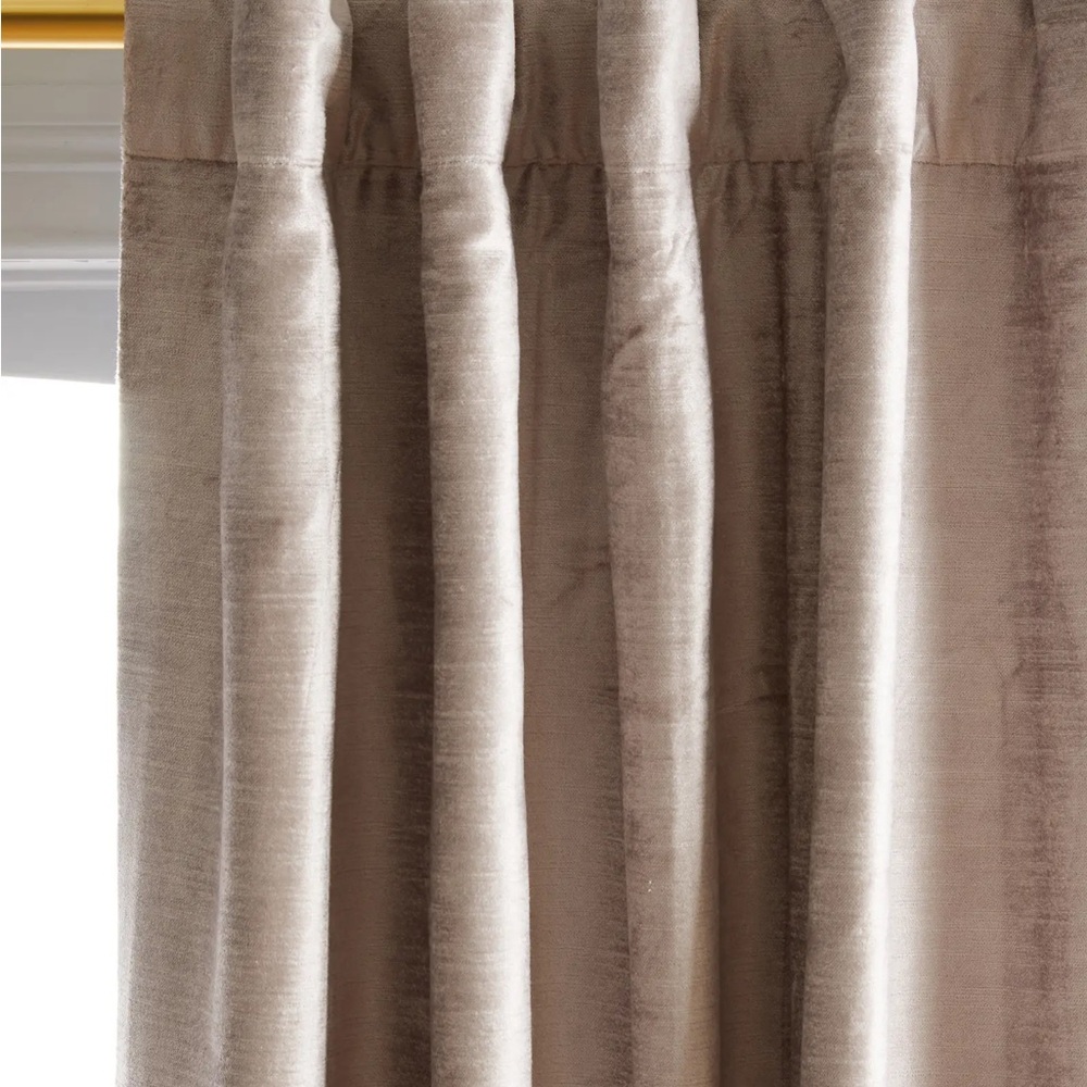 Quince Luster  velvet blackout curtain silver 48 x 96 R$159 New !
